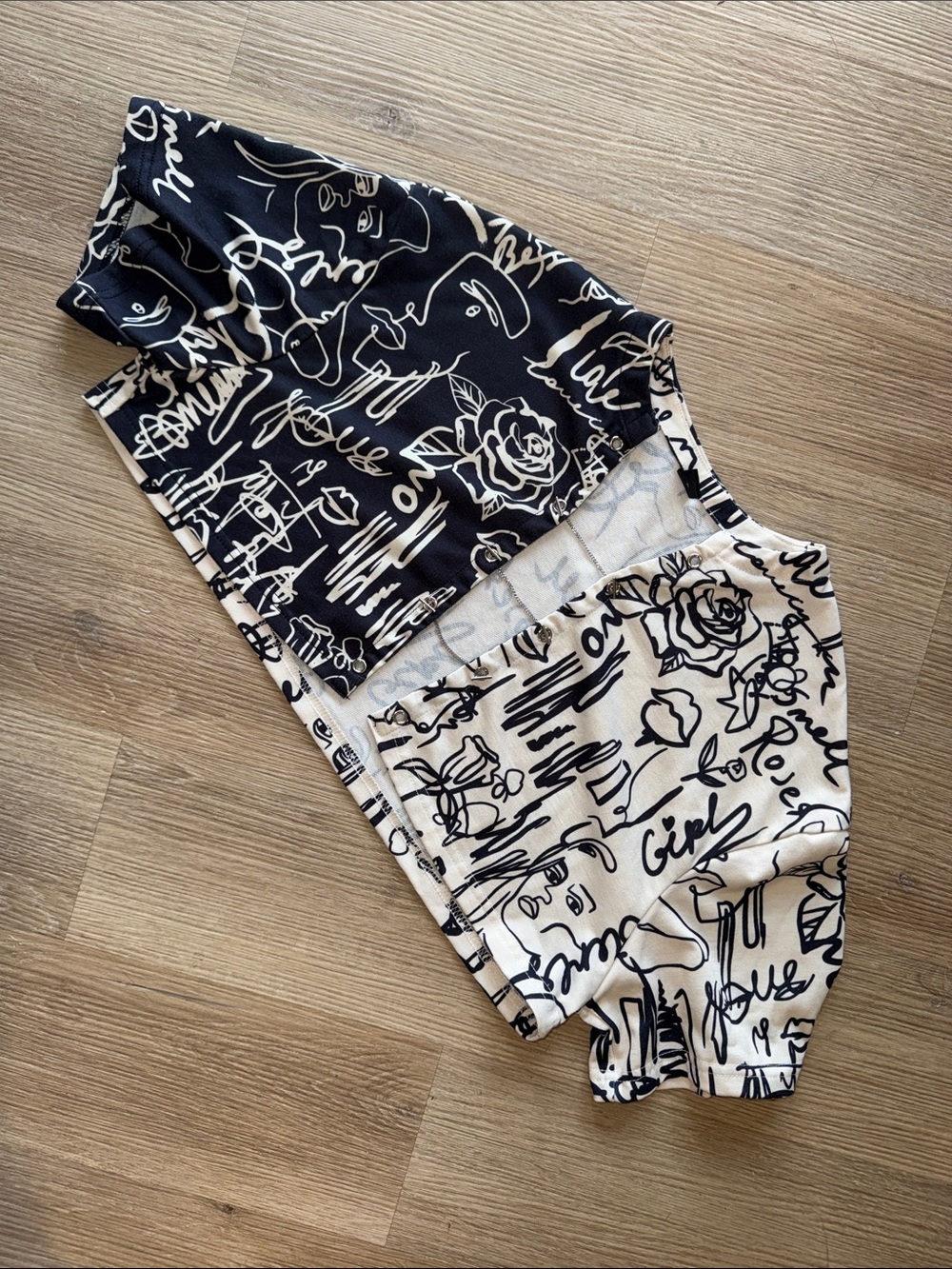 SHEIN Sexy Abstract Scribble Graphic Print Open Front Crop Top Shirt